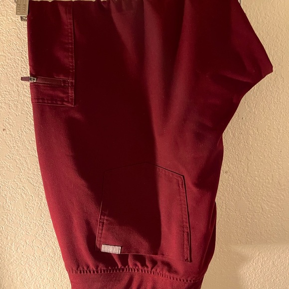 Figs Scurbs - Picture 6 of 7